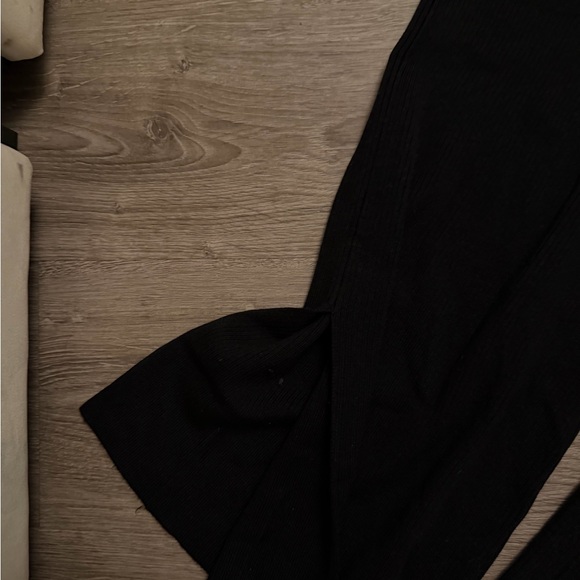 Alo Black Lounge Pants High rise - Picture 3 of 5